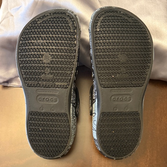 CROCS Paisley Patterned Mules in Black and White - Picture 4 of 17